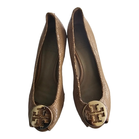 Tory Burch Shoes - Tory Burch Wedge Pump Women Peep Toe Sz 7 Beige Sally 2 Leather Gold Logo